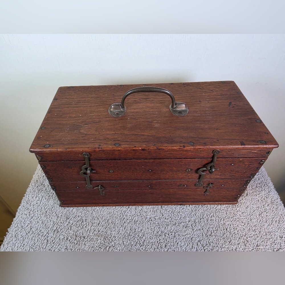 Vintage Wooden Jewelry Or Specialty Tool Storage Box in Brown - Picture 4 of 15